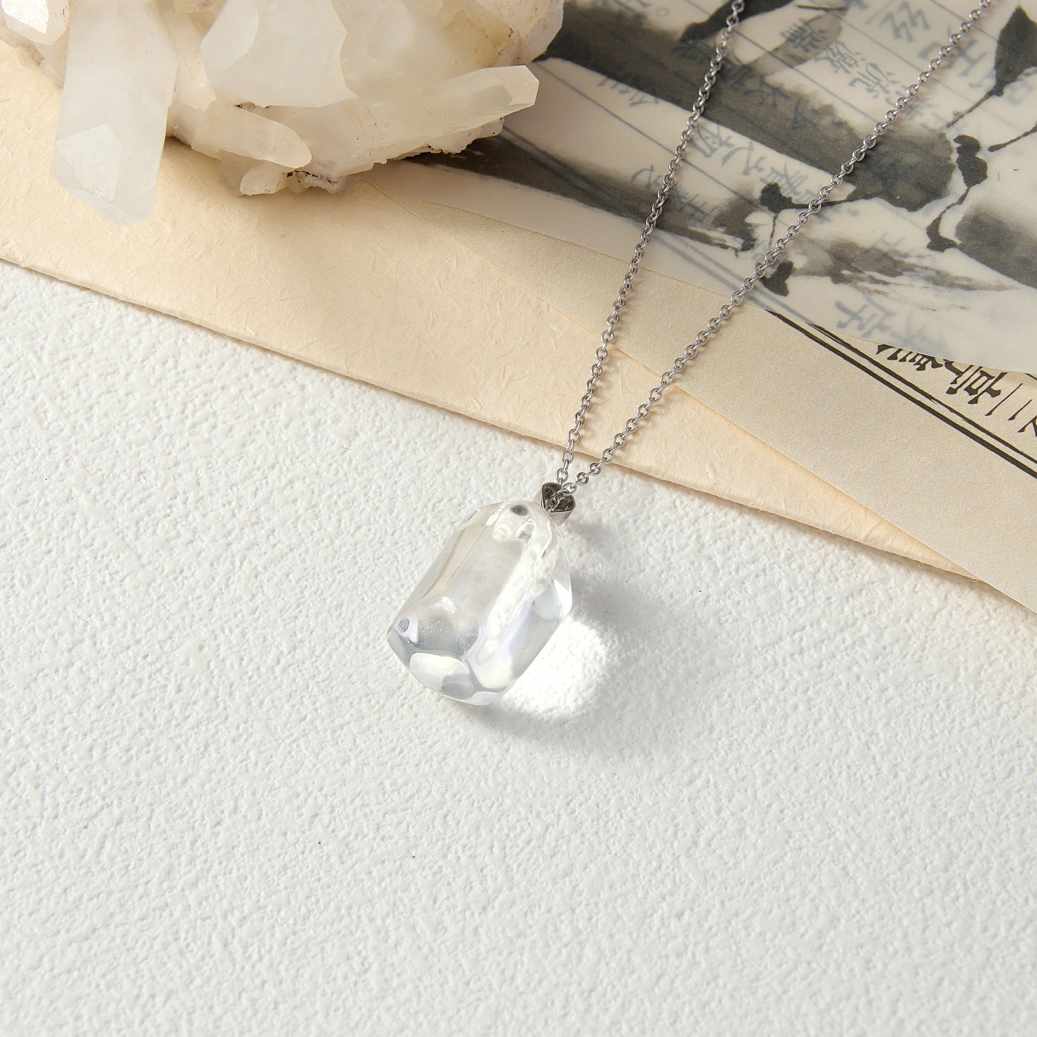 Collar de cristal de elementos metálicos geológicos