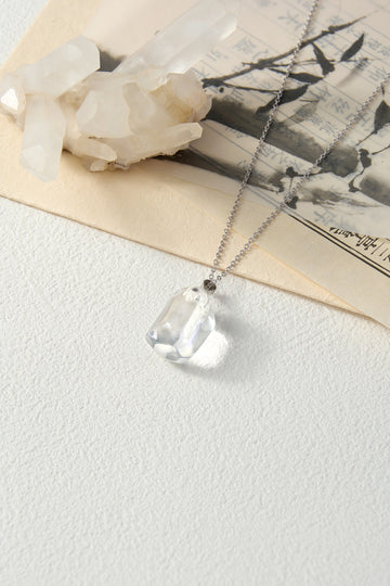 Collar de cristal de elementos metálicos geológicos
